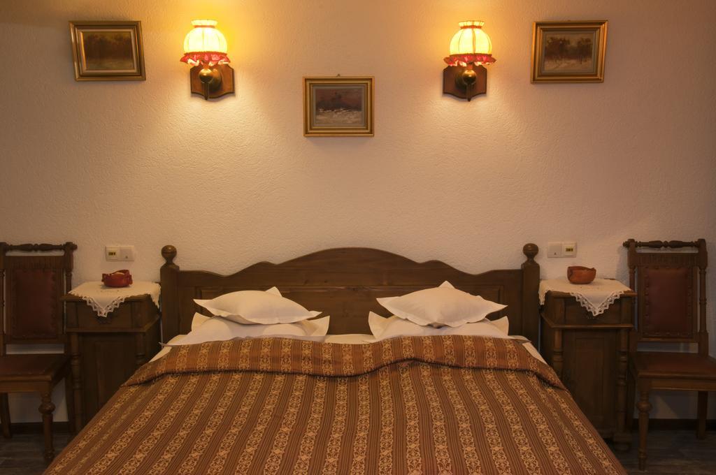 La Marele Moft Slănic Room photo